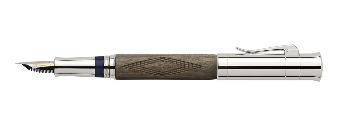 Graf Von Faber Pen of the Year 2010 Walnut wood Stilografica