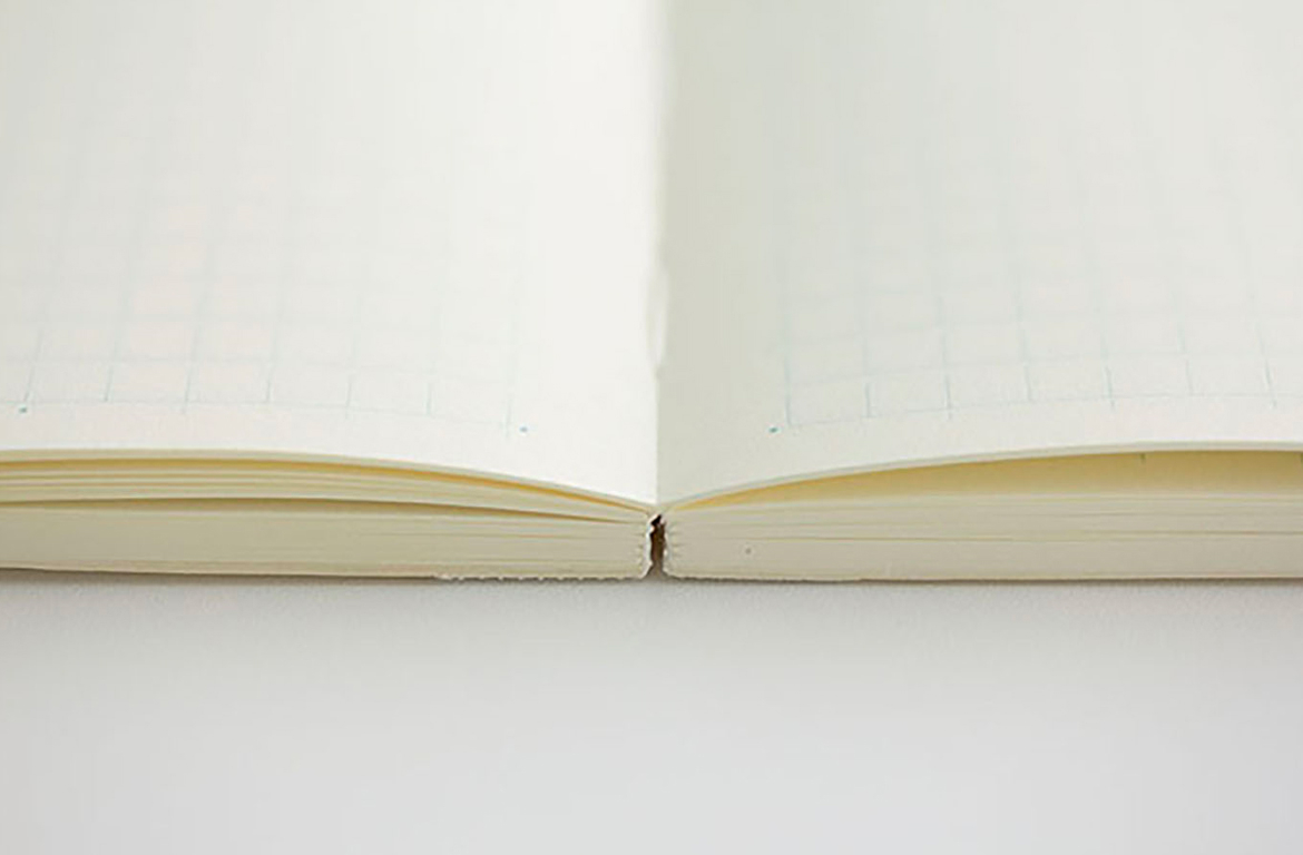 Midori MD Paper Notebook A5 Grid Quadretto Goldpen it Midori MD Paper Notebook A5 Grid Quadretto Goldpen it
