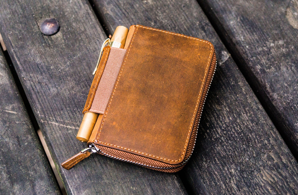 Galen Leather EDC Wallet - Portafoglio in Pelle con Portapenne - Crazy Horse Brown