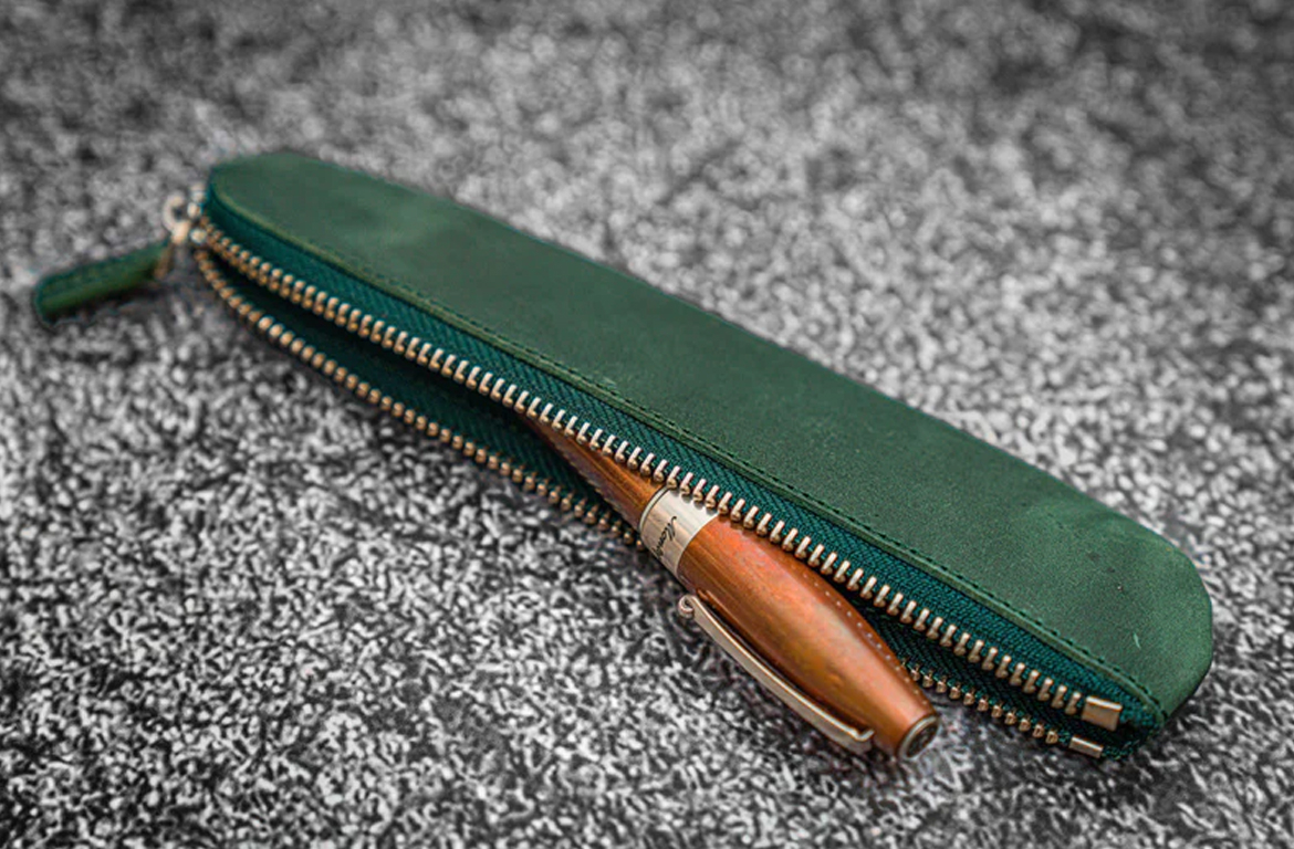 Galen Leather Zippered Single Fountain Pen Pouch - Portapenne 1 Posto - Crazy Horse Forest Green